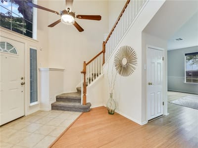 Photo 3 of 31 at 2605 Bolton ST - 3 bed 2 bath home
