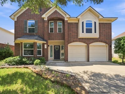 Photo 2 of 40 at 2605 Oakwood Glen DR - 4 bed 2 bath home