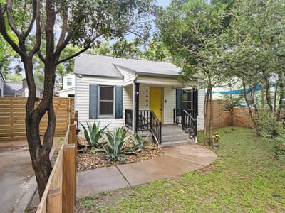Primary bedroom at 2609 Willow ST Unit #1 - 2 bed 1 bath home