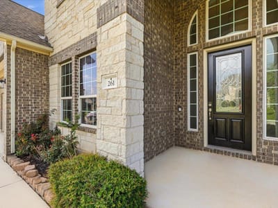 Living area at 261 Ashleaf DR - 5 bed 4 bath home