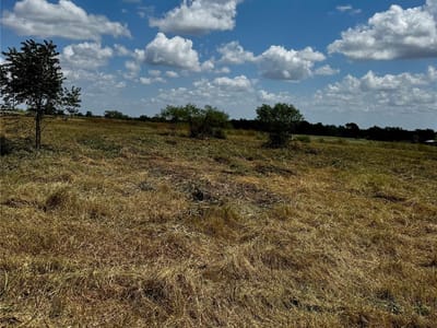 Photo 3 of 4 at 261 Engelke RD - Kingsbury, Kingsbury, TX