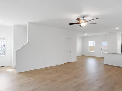 Property photo 4 at 261 W Luna Blue LN - 4 bed 2 bath home