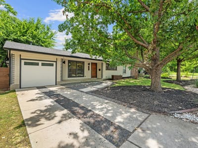 Living area at 2611 Side DR - 4 bed 3 bath home