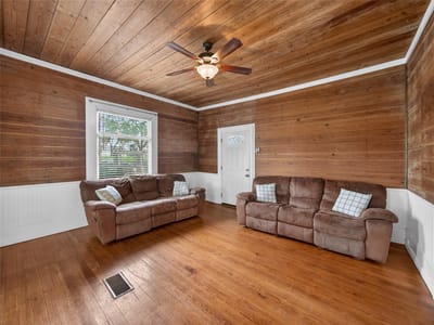Primary bedroom at 262 W Richmond ST - 4 bed 2 bath home