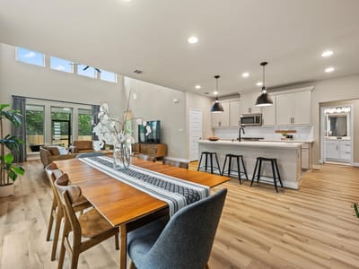 Living area at 2632 Grizzly WAY - 4 bed 3 bath home