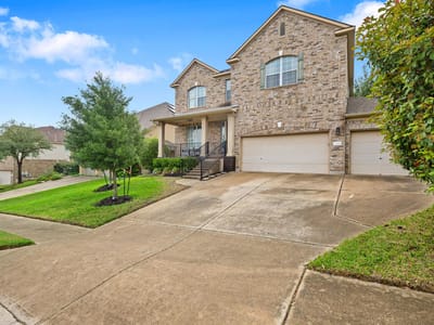 Property photo 2 at 2652 Ravenwood DR - 6 bed 3 bath home