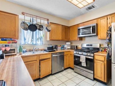 Kitchen at 2656 Piping Rock TRL - 3 bed 2 bath home