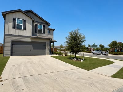 Property photo 2 at 267 Surrey Oaks - 3 bed 2 bath home