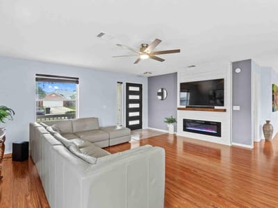 Living area at 270 Endeavour DR - 3 bed 2 bath home