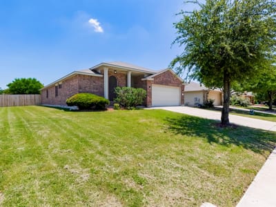 Kitchen at 2701 Hearthsong LOOP - 3 bed 2 bath home
