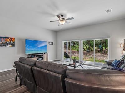 Living area at 2701 Warren CV - 4 bed 2 bath home