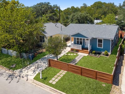 Property photo 3 at 2702 Crest Ave Unit #1 - 3 bed 2 bath home