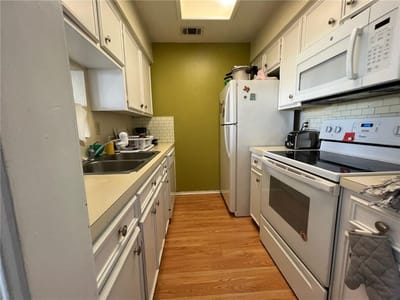 Primary bedroom at 2706 Salado St Unit #302 - 2 bed 2 bath home