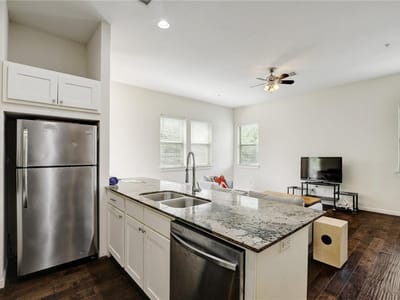Property photo 4 at 2708 San Pedro ST Unit #301 - 3 bed 2 bath home