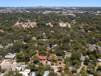 Property photo 5 at 2709 Geraghty Ave - 4 bed 3 bath home