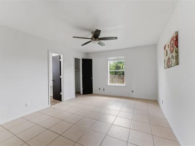 Primary bedroom at 2709 Timberline DR - 3 bed 2 bath home