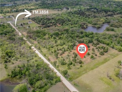 Living area at 271 Crooked Rd - Lytton Hollow, Dale, TX