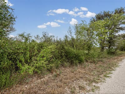Photo 4 - 271 Crooked RD Photo 4 of 17 at 271 Crooked RD - Dale, Dale, TX