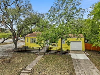 Property photo 4 at 2710 Manor RD - McQuown A N, Austin, TX