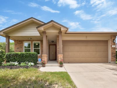Kitchen at 2712 Bluffstone DR - 3 bed 2 bath home