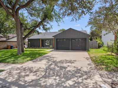 Property photo 3 at 2713 Inridge DR - 3 bed 2 bath home