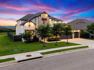 Living area at 2717 Painted Sky BND - 5 bed 4 bath home