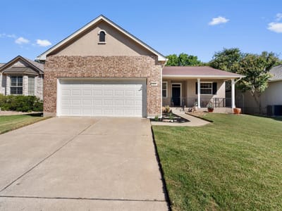 Living area at 272 Red Poppy Trl - 2 bed 2 bath home