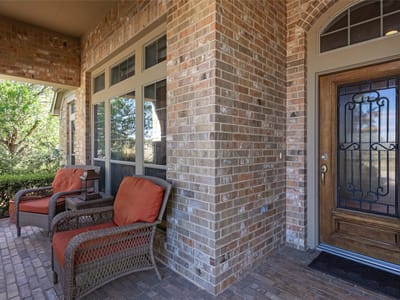 Living area at 2725 Highland Trl - 3 bed 2 bath home