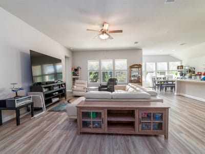Living area at 273 Rimrock Ct - 4 bed 3 bath home
