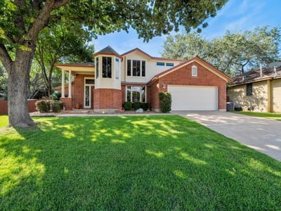 Living area at 2741 Diamond TRL - 3 bed 2 bath home