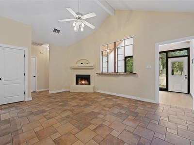 Photo 5 of 26 at 275 W Oak LOOP - 3 bed 2 bath home