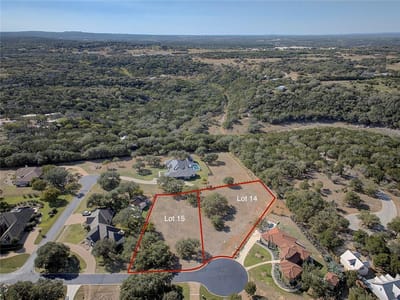 Living area at 27505 Waterfall Hill PKWY - Barton Creek Lakeside, Spicewood, TX