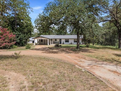 Kitchen at 28 Lost Pines Ave - 4 bed 2 bath home
