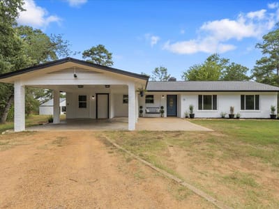 Primary bedroom at 28 Lost Pines Ave - 4 bed 2 bath home
