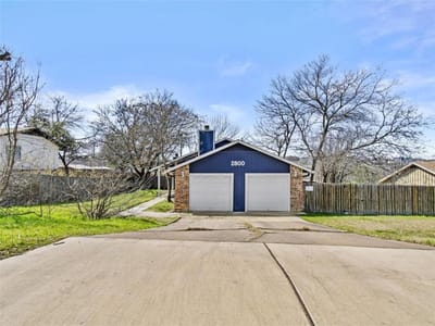 Living area at 2800 Burleson Road - Brook Hollow Add Sec 01, Austin, TX