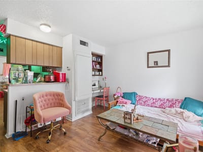 Living area at 2801 Hemphill PARK Unit #A103 - 1 bed 1 bath home