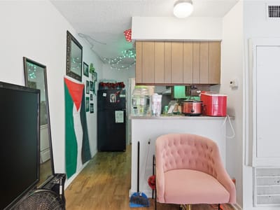 Primary bedroom at 2801 Hemphill PARK Unit #A103 - 1 bed 1 bath home