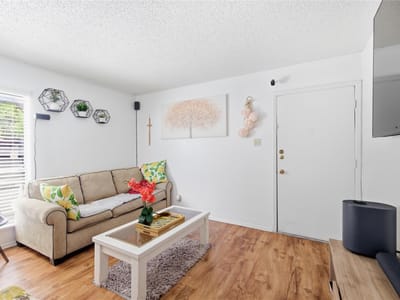 Living area at 2801 Hemphill Park Unit #A201 - 1 bed 1 bath home