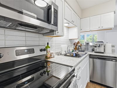 Living area at 2801 Hemphill PARK Unit #A303 - 1 bed 1 bath home