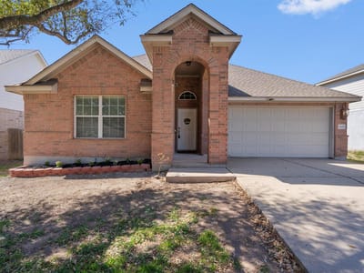 Living area at 2801 Kickapoo Cavern DR - 3 bed 2 bath home