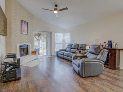 Living area at 2801 Norfolk DR - 3 bed 2 bath home