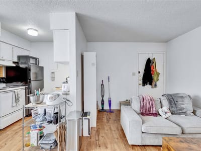 Primary bedroom at 2803 Hemphill Park Unit #B106 - 1 bed 1 bath home
