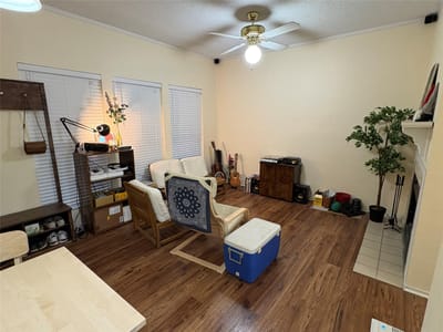 Living area at 2804 Rio Grande St Unit #306 - 1 bed 1 bath home