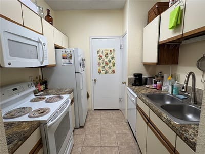 Bathroom at 2804 Rio Grande St Unit #306 - 1 bed 1 bath home