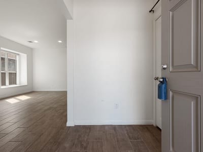 Photo 5 of 40 at 2805 Seneca PATH Unit #31 - 2 bed 2 bath home