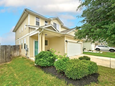 Living area at 281 Guemal RD - 3 bed 2 bath home
