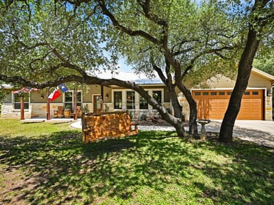 Living area at 281 Kellog - 3 bed 2 bath home