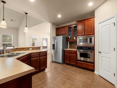 Property photo 5 at 281 Kensington LN - 4 bed 2 bath home
