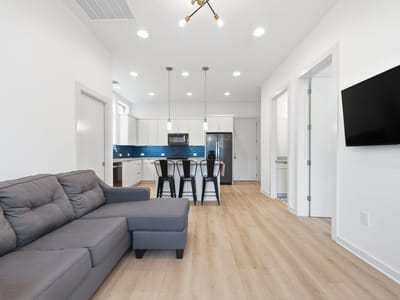 Property photo 5 at 2811 Garwood ST Unit #A - 3 bed 3 bath home