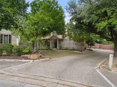 Photo 3 of 40 at 2812 Cascade Falls DR - 3 bed 2 bath home